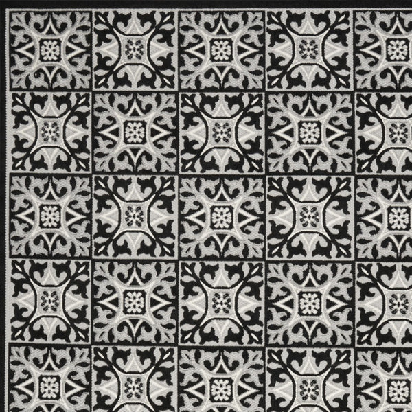 Homeroots 9' X 12' Black And White Fleur De Lis Stain Resistant Non Skid Area Rug  Polypropylene 505587