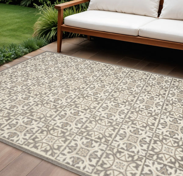 HomeRoots 9' Elegant Ivory and Grey Fleur De Lis Area Rug - Stain Resistant, Non-Skid, Perfect for Homes 9' X 12' 505589
