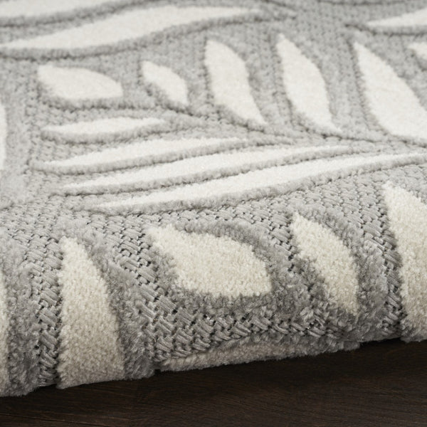 HomeRoots 9' Elegant Grey Floral Area Rug - Stain Resistant, Non-Skid, Durable for High-Traffic Rooms 9' X 12' 505593