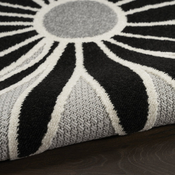 HomeRoots 9' Black and White Floral Area Rug - Stain Resistant, Non-Skid, Durable Design for Modern Living Spaces 5' X 8' 505638
