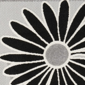 Homeroots 5' X 8' Black And White Floral Stain Resistant Non Skid Area Rug  Polypropylene 505638