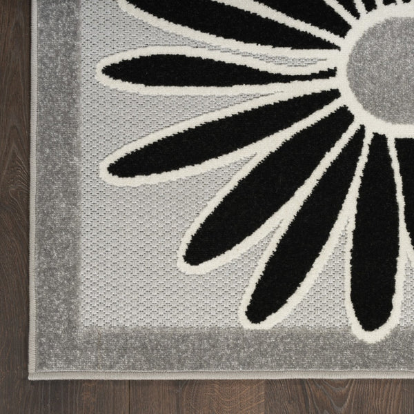 HomeRoots 8' Black and White Floral Area Rug - Durable, Non-Skid Design for Indoor or Outdoor High-Traffic Areas 8' X 11' Rectangle 505639