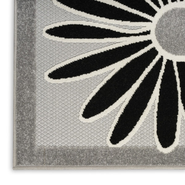 HomeRoots 8' Black and White Floral Area Rug - Durable, Non-Skid Design for Indoor or Outdoor High-Traffic Areas 8' X 11' Rectangle 505639