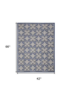 Homeroots 4' Blue Fleur De Lis Stain Resistant Non-skid Area Rug - Perfect For Homes With Kids & Pets! 4' X 6' Polypropylene 505657