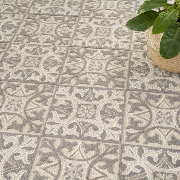 HomeRoots 9' Elegant Ivory and Grey Fleur De Lis Area Rug - Stain Resistant, Non-Skid, Perfect for Homes 6' X 9' 505660