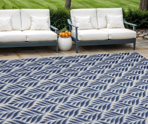Homeroots 8' X 11' Blue Floral Non Skid Indoor Outdoor Area Rug  Polypropylene 505669