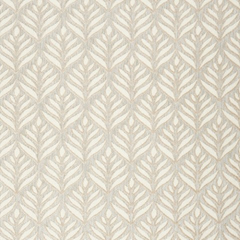 Homeroots 4' X 6' Elegant Ivory And Grey Floral Stain Resistant Non-skid Area Rug For Stylish Spaces 4' X 6' Polypropylene 505677