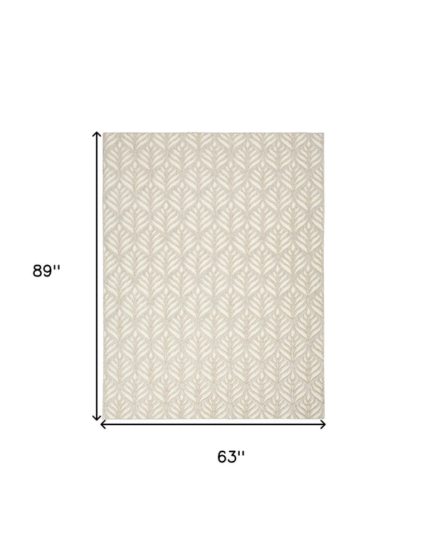 Homeroots 5' X 8' Ivory And Grey Floral Stain Resistant Non Skid Area Rug  Polypropylene 505678