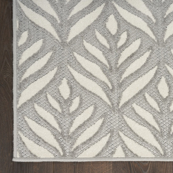 HomeRoots 9' Elegant Grey Floral Area Rug - Stain Resistant, Non-Skid, Durable for High-Traffic Rooms 6' X 9' 505680