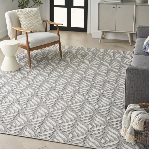 Homeroots 6' X 9' Grey Floral Stain Resistant Non Skid Area Rug  Polypropylene 505680