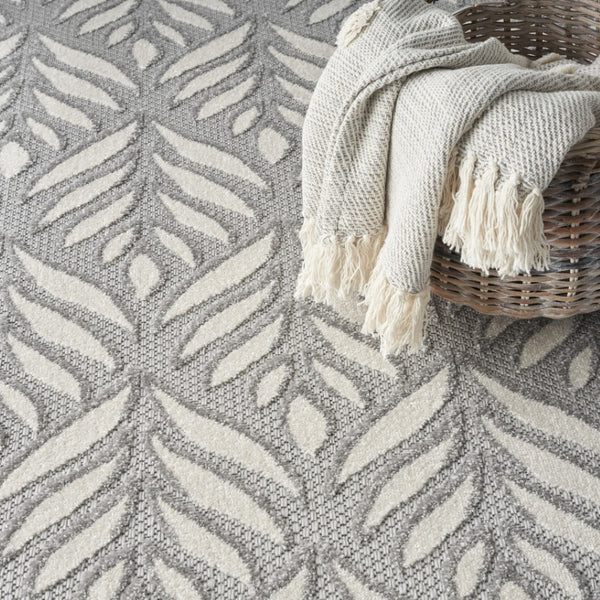 HomeRoots 9' Elegant Grey Floral Area Rug - Stain Resistant, Non-Skid, Durable for High-Traffic Rooms 6' X 9' 505680