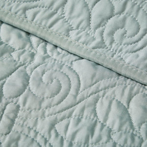 JLA Home Madison Park - Oversized Quilted Throw with Quebec Stitch Pattern, Plush Cotton Fill for Cozy Layering & Décor Texture Seafoam MP50-2987