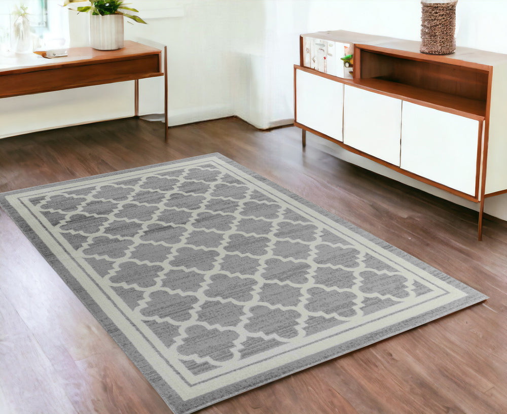 Homeroots 4' X 6' Grey Moroccan Area Rug  Polypropylene 506650