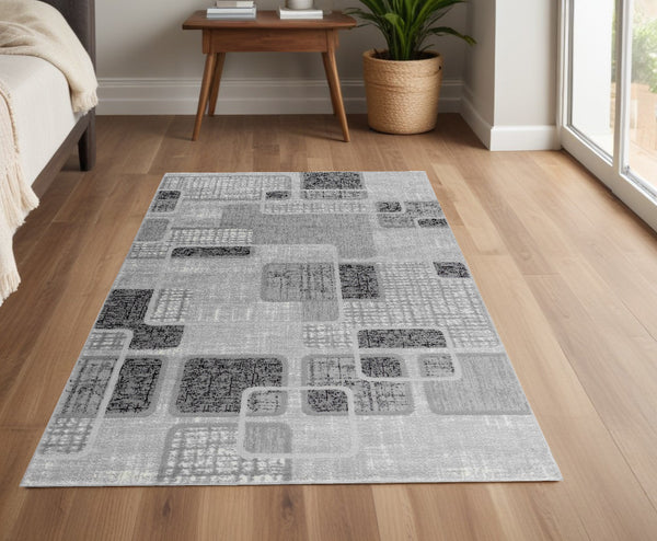 Homeroots 4' X 6' Grey Geometric Area Rug  Polypropylene 506662