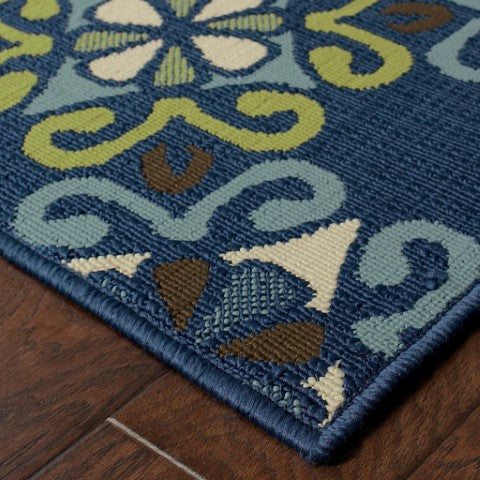 Homeroots 4' X 6' Blue And Green Floral Stain Resistant Area Rug - Perfect For Indoor & Outdoor Spaces! 3'7" X 5'6" Polypropylene 506747