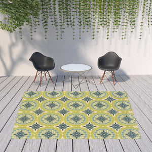 Homeroots 8' X 11' Green And Ivory Floral Stain Resistant Indoor Outdoor Area Rug Green,Ivory Polypropylene 506774