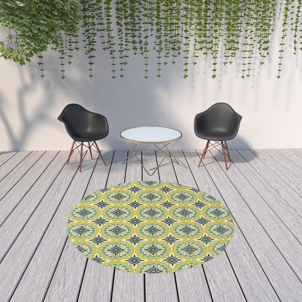 Homeroots 8' X 8' Green And Ivory Round Floral Stain Resistant Indoor Outdoor Area Rug Green,Ivory Polypropylene 506776