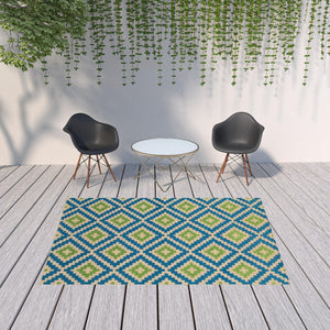 HomeRoots 5' Blue and Beige Geometric Indoor Outdoor Area Rug - Durable, Stain-Resistant, Modern Design for All Spaces 6'7" x 9'6" 506789