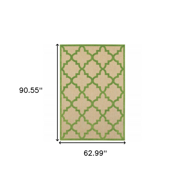Homeroots 5' X 8' Green Geometric Stain Resistant Indoor Outdoor Area Rug Sand,Green Polypropylene 506794