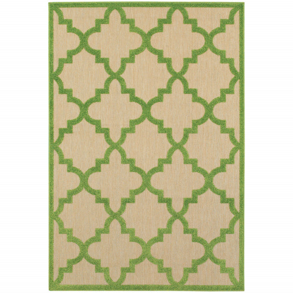 Homeroots 7' X 10' Green Geometric Stain Resistant Indoor Outdoor Area Rug Sand,Green Polypropylene 506795