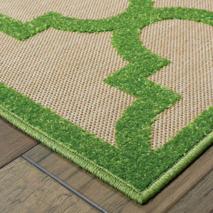 HomeRoots 5' Green Geometric Indoor/Outdoor Area Rug - Stain Resistant, Modern Style for High-Traffic Spaces Sand/ Green 9'10" x 12'10" 506797