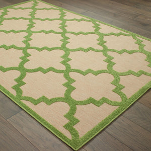 HomeRoots 5' Green Geometric Indoor/Outdoor Area Rug - Stain Resistant, Modern Style for High-Traffic Spaces Sand/ Green 9'10" x 12'10" 506797