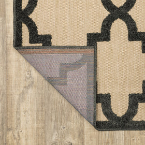 HomeRoots 5' Green Geometric Indoor/Outdoor Area Rug - Stain Resistant, Modern Style for High-Traffic Spaces Sand/ Charcoal 5'3" x 7'6" 506806