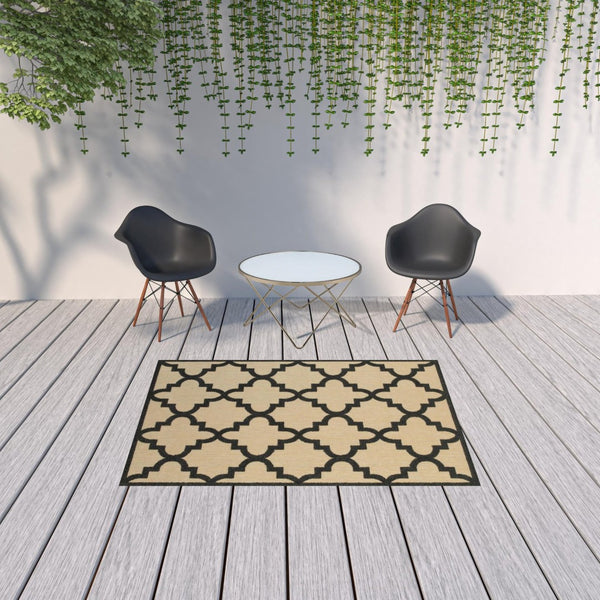 HomeRoots 5' Green Geometric Indoor/Outdoor Area Rug - Stain Resistant, Modern Style for High-Traffic Spaces Sand/ Charcoal 5'3" x 7'6" 506806