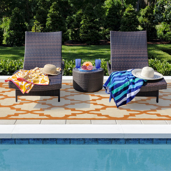 HomeRoots 5' Green Geometric Indoor/Outdoor Area Rug - Stain Resistant, Modern Style for High-Traffic Spaces Sand/ Orange 5'3" x 7'6" 506812