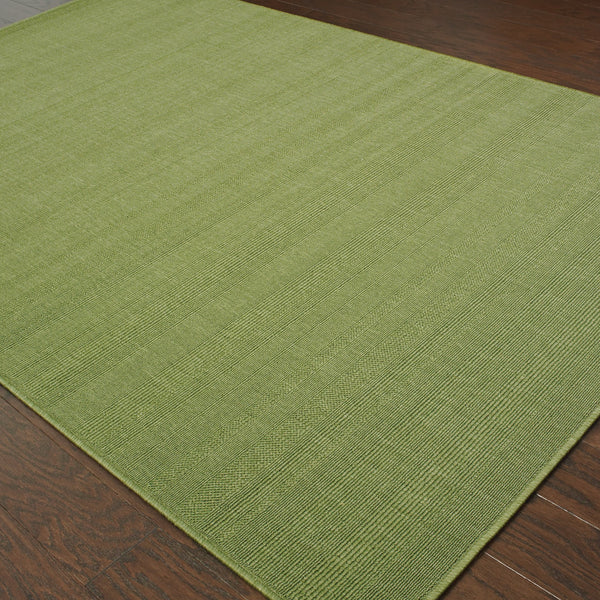 Homeroots 5' X 8' Green Stain Resistant Indoor Outdoor Area Rug Green Polypropylene 506929