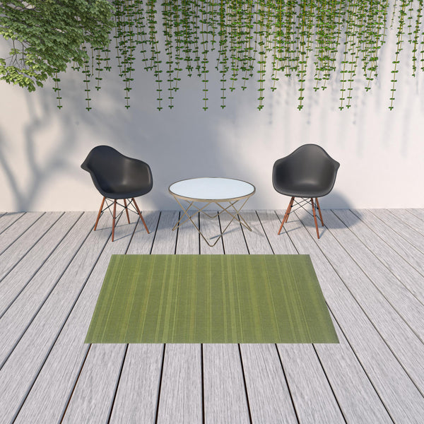 Homeroots 5' X 8' Green Stain Resistant Indoor Outdoor Area Rug Green Polypropylene 506929