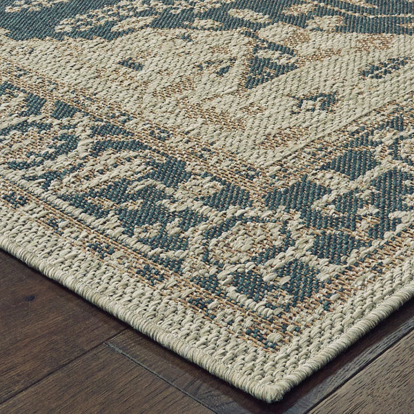 HomeRoots 5' Gray Oriental Indoor-Outdoor Area Rug - Stain and Water Resistant, Timeless Medallion Design 9'10" x 12'10" 506958