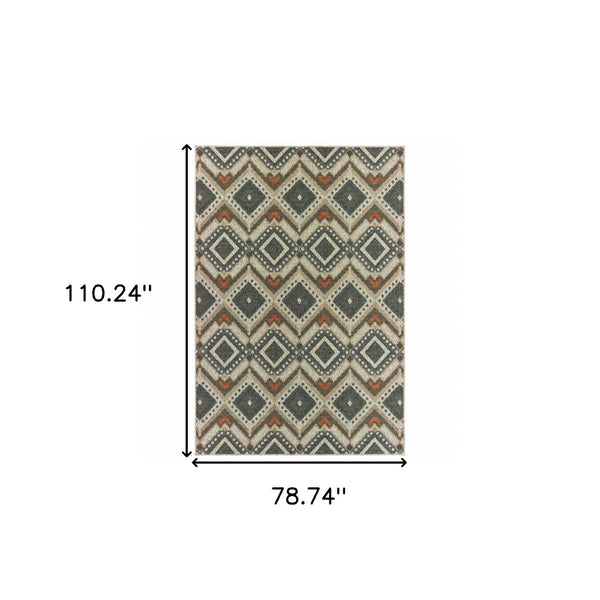 HomeRoots 5' Geometric Gray Indoor-Outdoor Area Rug with Stain Resistance for Modern Living Spaces and Patios 6'7" x 9'2" 506962