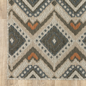 HomeRoots 5' Geometric Gray Indoor-Outdoor Area Rug with Stain Resistance for Modern Living Spaces and Patios 7'10" x 10' 506963