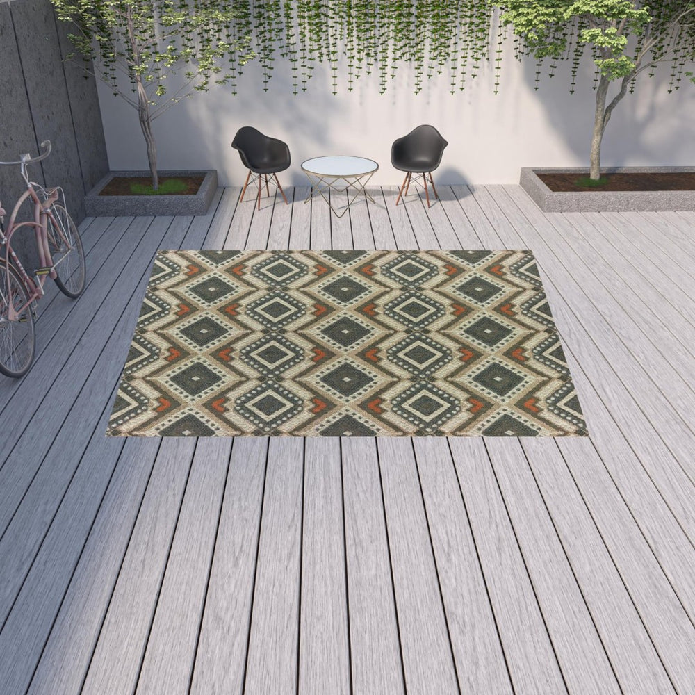 HomeRoots 5' Geometric Gray Indoor-Outdoor Area Rug with Stain Resistance for Modern Living Spaces and Patios 9'10" x 12'10" 506964