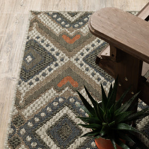 HomeRoots 5' Geometric Gray Indoor-Outdoor Area Rug with Stain Resistance for Modern Living Spaces and Patios 9'10" x 12'10" 506964