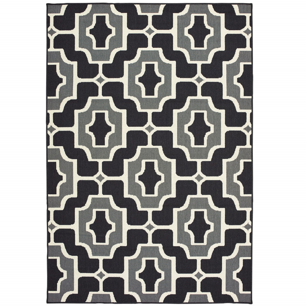 Homeroots 4' X 6' Black And Gray Geometric Stain Resistant Area Rug For Stylish Indoor And Outdoor Spaces 3'7" X 5'6" Polypropylene 506998