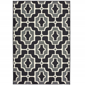 HomeRoots 5' Geometric Black and Gray Area Rug - Stain Resistant, Modern Design for Indoor and Outdoor Use 5'3" x 7'6" 506999