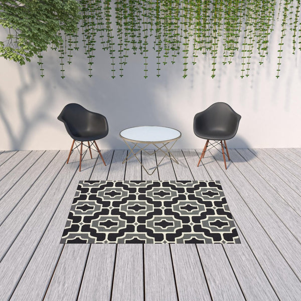 HomeRoots 5' Geometric Black and Gray Area Rug - Stain Resistant, Modern Design for Indoor and Outdoor Use 5'3" x 7'6" 506999