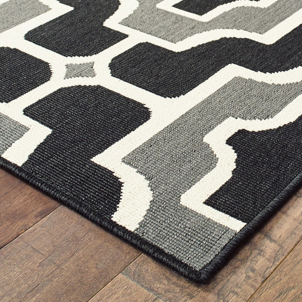 HomeRoots 5' Geometric Black and Gray Area Rug - Stain Resistant, Modern Design for Indoor and Outdoor Use 8'6" x 13' 507002