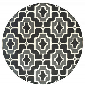 HomeRoots 5' Geometric Black and Gray Area Rug - Stain Resistant, Modern Design for Indoor and Outdoor Use 7'10" Round 507003