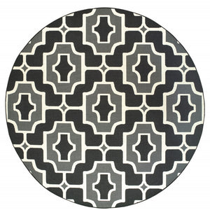 HomeRoots 5' Geometric Black and Gray Area Rug - Stain Resistant, Modern Design for Indoor and Outdoor Use 7'10" Round 507003
