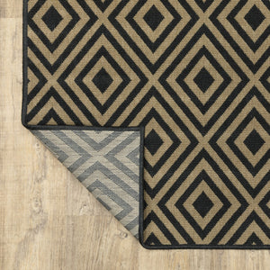 Homeroots 4' X 6' Black And Tan Geometric Stain Resistant Rug - Stylish Indoor/Outdoor Accent For Any Space 3'7" X 5'6" Polypropylene 507007