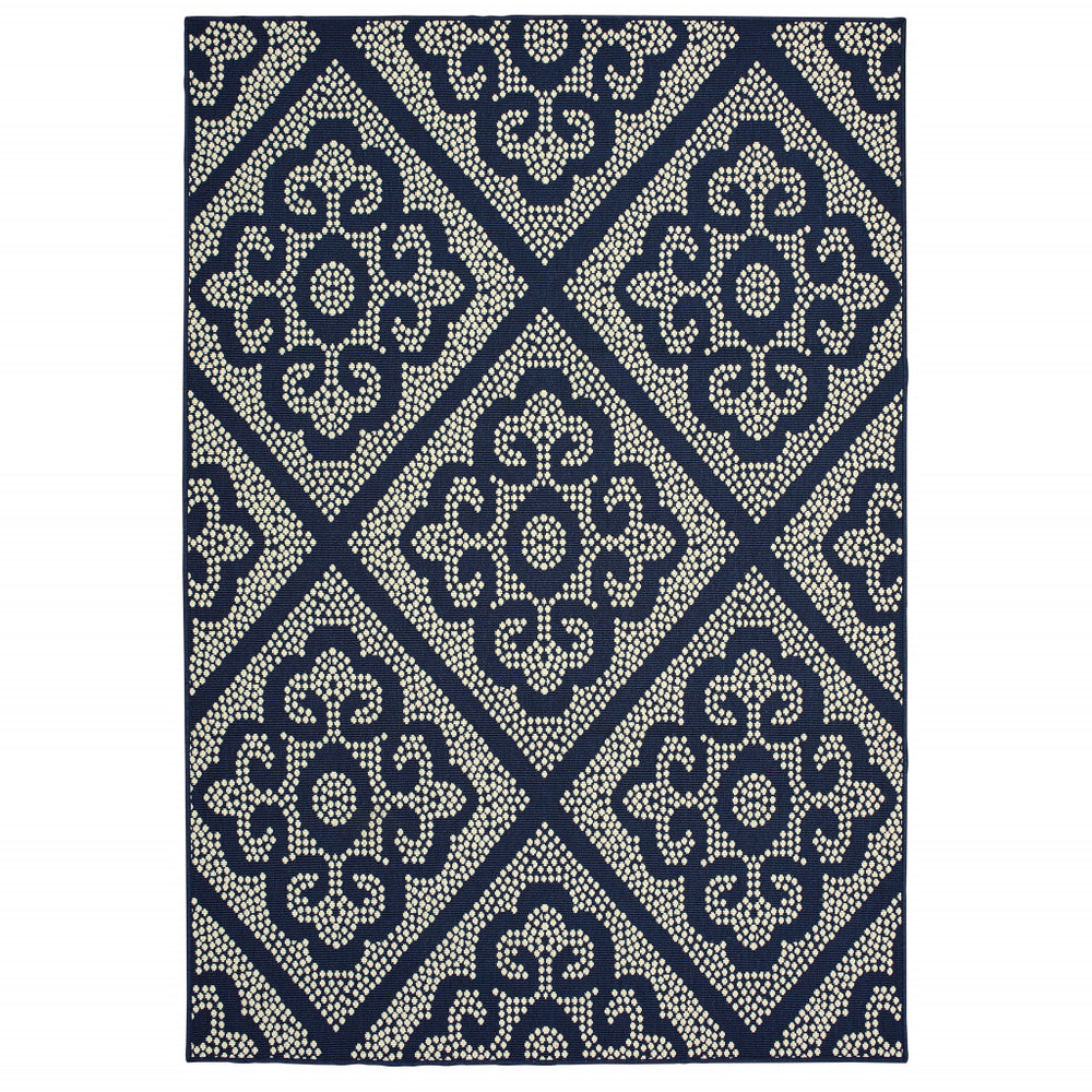 Homeroots 4' Blue And Ivory Geometric Stain Resistant Area Rug - Perfect For Indoor Or Outdoor Spaces! 3'7" X 5'6" Polypropylene 507025