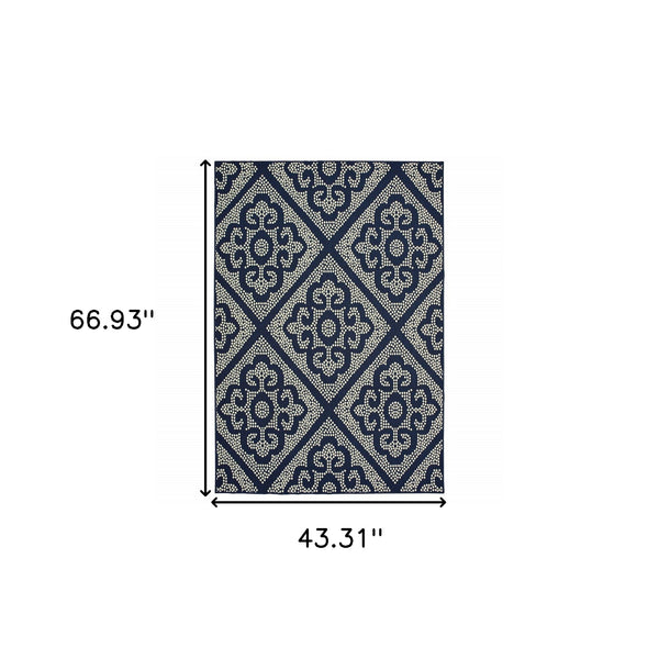 Homeroots 4' Blue And Ivory Geometric Stain Resistant Area Rug - Perfect For Indoor Or Outdoor Spaces! 3'7" X 5'6" Polypropylene 507025