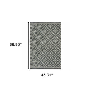 Homeroots 4' X 6' Gray And Ivory Geometric Area Rug - Stain Resistant, Indoor/Outdoor, Perfect For Kids & Pets 3'7" X 5'6" Polypropylene 507034