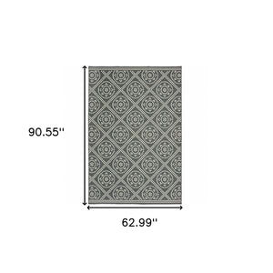 HomeRoots 5' Gray and Ivory Geometric Area Rug - Stain Resistant, Versatile for Indoor and Outdoor Spaces 5'3" x 7'6" 507035
