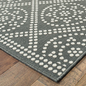 HomeRoots 5' Gray and Ivory Geometric Area Rug - Stain Resistant, Versatile for Indoor and Outdoor Spaces 6'7" x 9'6" 507036