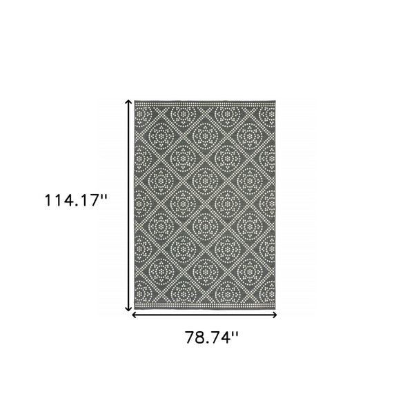 HomeRoots 5' Gray and Ivory Geometric Area Rug - Stain Resistant, Versatile for Indoor and Outdoor Spaces 6'7" x 9'6" 507036