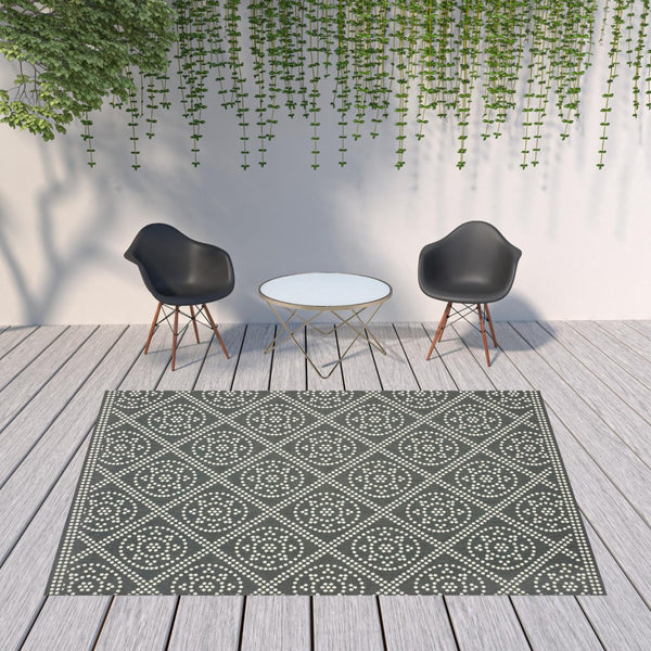 HomeRoots 5' Gray and Ivory Geometric Area Rug - Stain Resistant, Versatile for Indoor and Outdoor Spaces 7'10" x 10'10" 507037
